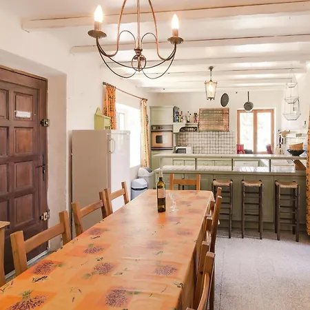Vila Child-friendly With Pool