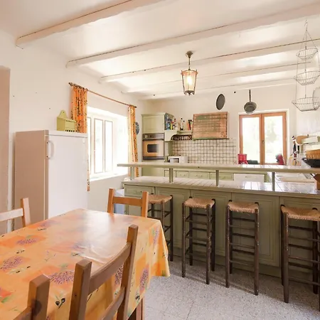 Vila Child-friendly With Pool