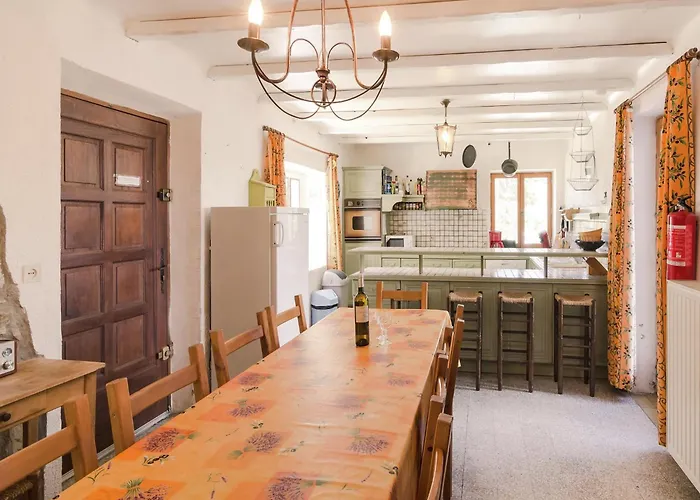 Villa Child-friendly With Pool